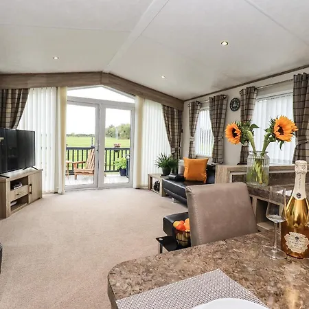 Holiday home Sunflower Lodge