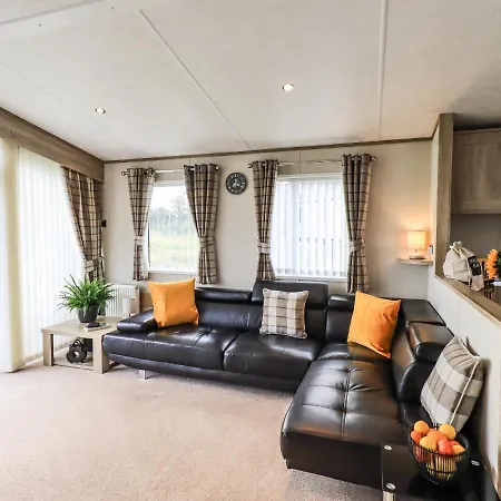 Sunflower Lodge Holiday home