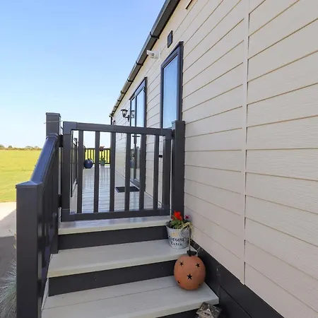 Holiday home Sunflower Lodge